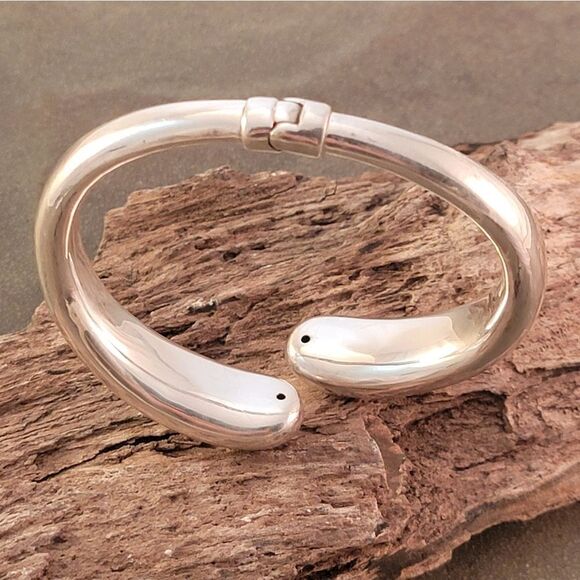 Sterling Contemporary Spring Hinge Bypass Bangle Bracelet - Picture 6 of 7